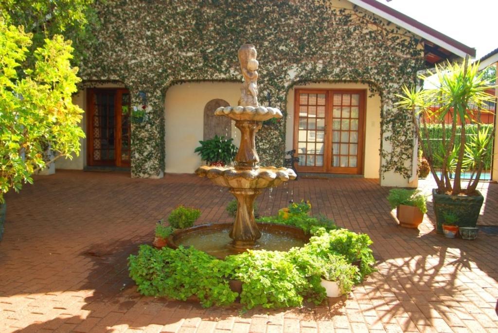 Bezuidenhout Guest House Malalane Esterno foto
