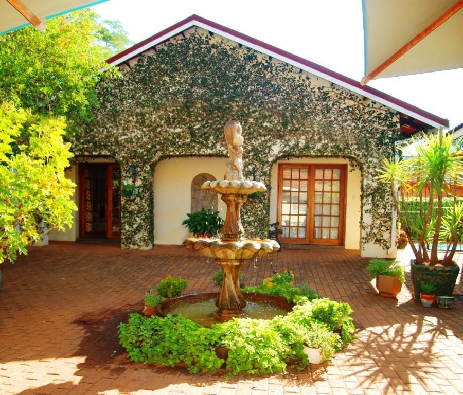 Bezuidenhout Guest House Malalane Esterno foto